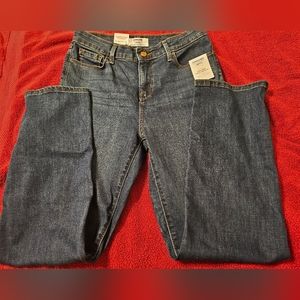 NWT Denizen from Levi's. Size: 2.    W26